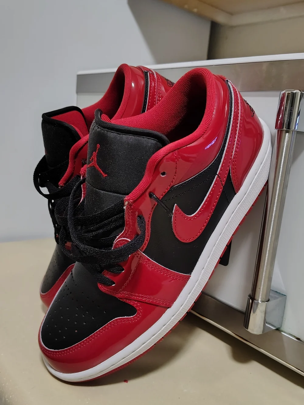 Jordan Men's Low-Top Sneakers in Red and Black